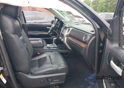 2018 Toyota Tundra Limited 5.7L V8 z USA, uszkodzony, nr VIN 5TFHY5F15JX720220